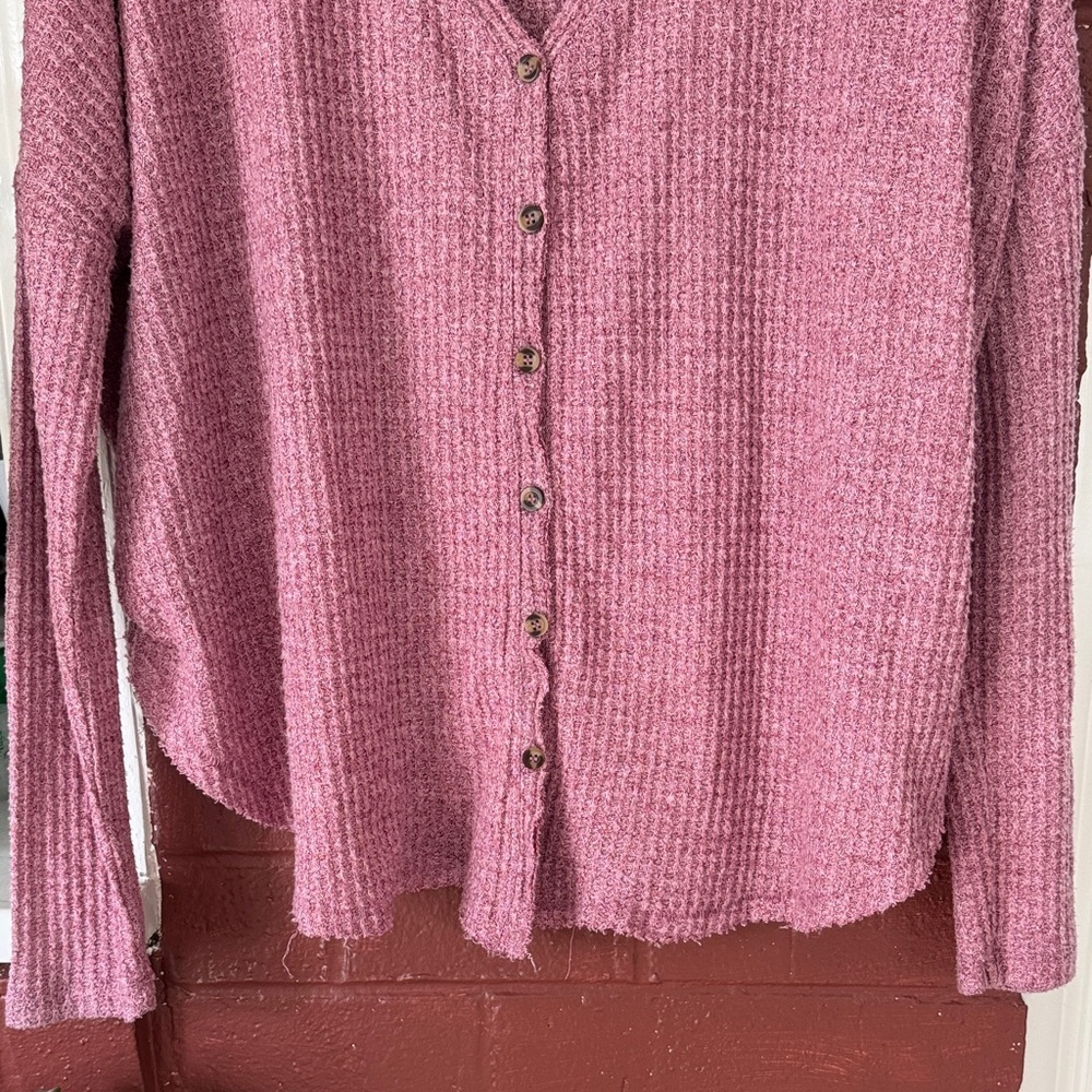 Urban Outfitters Pink Button-Front Ribbed V-Neck Long Sleeve Top - Picture 5 of 10